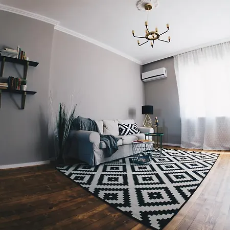 Apartment Unique Location 2 Bedroom Apt *
